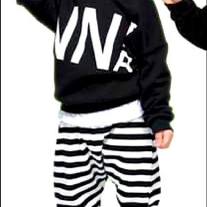 Neutral boys or girls pants & sweater set